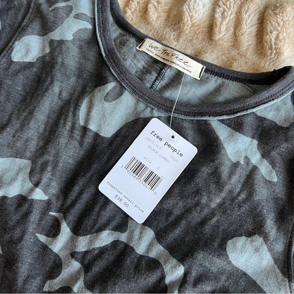 NWT Free People Clare Short Sleeve black and grey camo T shirt - Picture 7 of 8